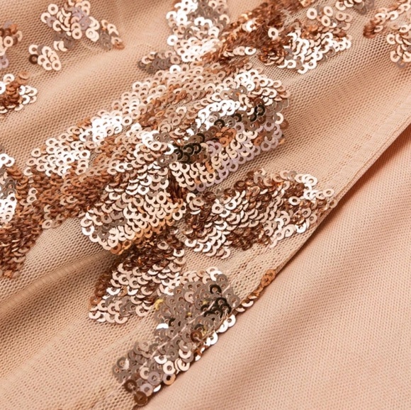 Gorgeous Sequins Sparkle Wrap Dress - Picture 4 of 6